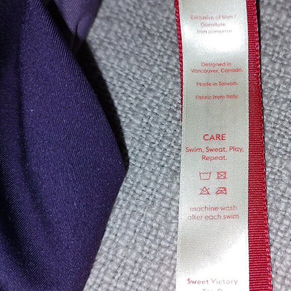 Left on Friday - Sweet Victory Top D - size small - Picture 5 of 5